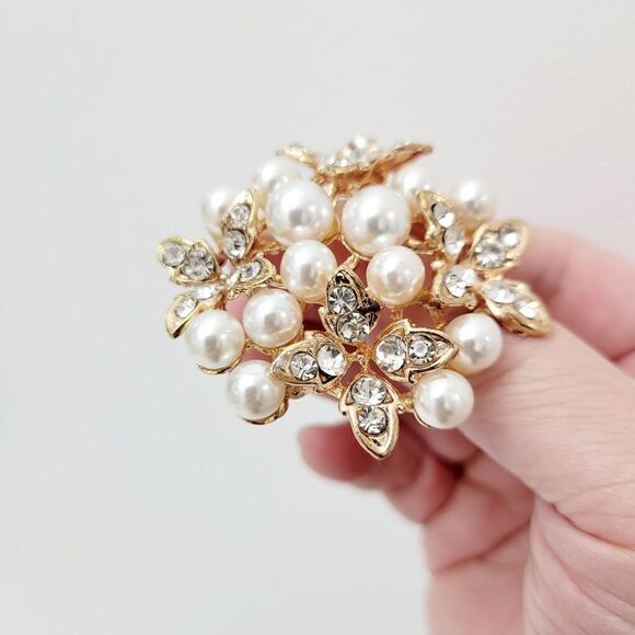 Brand New Rhinestone With Flowers Style Brooch Pin Gold - Picture 2 of 6